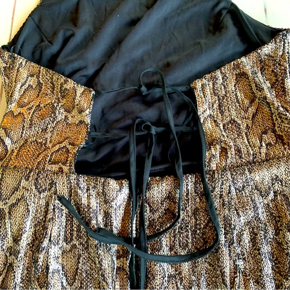 J.O.A Revolve Halter Dress Metallic Gold Party Cocktail Snakeskin Print - Medium - Picture 12 of 15